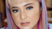 8 Foto Marshanda dengan Rambut Warna-warni, Indah bak Unicorn