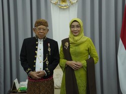 Maruf Amin Pakai Baju Adat Solo di Sidang Tahunan MPR 2022