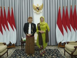 Beda dengan Jokowi, Maru Amin Pakai Baju Adat Solo di Sidang MPR