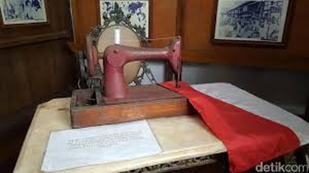 Mesin jahit Fatmawati. photo: travel.detik Mesin jahit Fatmawati. photo: travel.detik