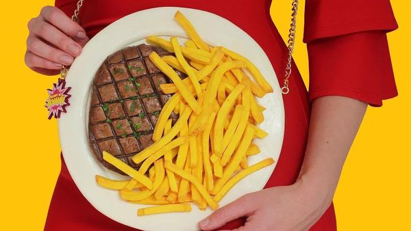 Mirip Makanan Asli, 10 Tas Cantik Ini Bentuknya Bikin Auto Ngiler!