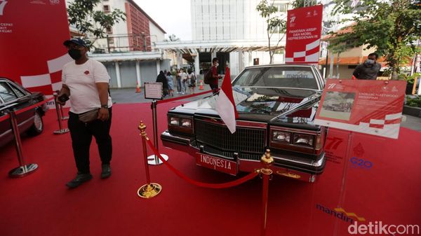Jalan-jalan ke Sarinah Bisa Liat Deretan Mobil Presiden Lho