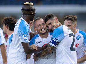 Barcelona Dikaitkan dengan Gelandang Napoli, Laporta: Sabar Dulu