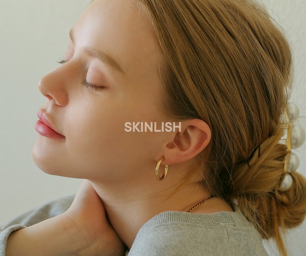 Sister brand dari madin ini memiliki tagline SKINLISH/Be SKINLISH yang merupakan gabungan dari kata skin dan stylish
