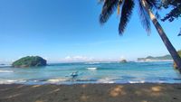 Mengintip Keindahan Pantai Kondang Merak