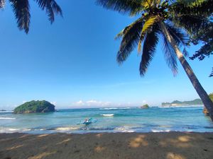 Mengintip Keindahan Pantai Kondang Merak Mengintip Keindahan Pantai Kondang Merak