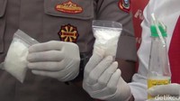 Bawa Paket Sabu dalam Kaleng Biskuit, Pengedar Narkoba Ditangkap di Jaktim