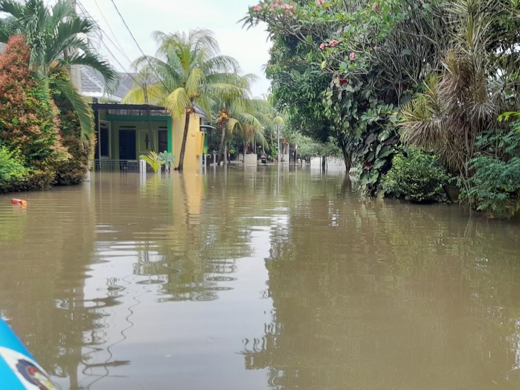 60 Rumah di Perumahan Kawasan Cibinong Masih Terendam Banjir