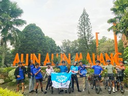 Bunda Fey Pesepeda Pertama Perempuan di Journey From Zero