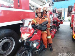 Melihat Alat Tempur PMK Surabaya, Mulai Walang Kadung hingga Bronto Skylift