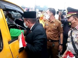 Semarak HUT RI, Polda Sumut Bagikan 30 Ribu Bendera Merah Putih