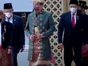 Gaya Jokowi Pakai Baju Adat Bangka Belitung di Sidang MPR, Ini Maknanya Gaya Jokowi Pakai Baju Adat Bangka Belitung di Sidang MPR, Ini Maknanya