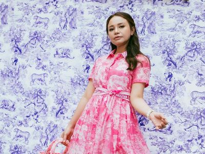 7 Gaya Rossa Pakai Gaun Pink di Acara Dior, Dipuji Mirip Anak SMA