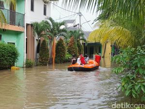 Potret Puluhan Rumah di Cibinong Kebanjiran Berjam-jam Potret Puluhan Rumah di Cibinong Kebanjiran Berjam-jam