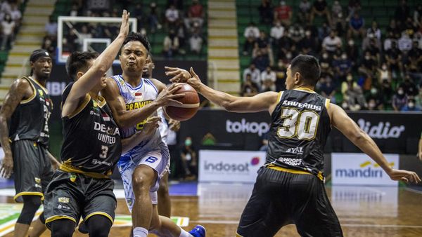 Tim Basket Prawira Bandung Kalahkan Dewa United Surabaya