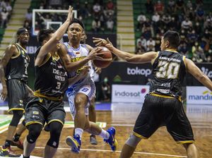 Tim Basket Prawira Bandung Kalahkan Dewa United Surabaya Tim Basket Prawira Bandung Kalahkan Dewa United Surabaya