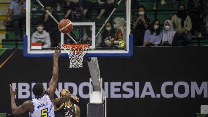 Cara menghitung poin dalam bola basket. Foto: ANTARA FOTO/M Agung Rajasa Cara menghitung poin dalam bola basket. Foto: ANTARA FOTO/M Agung Rajasa