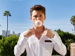 Tom Holland Unggah Foto Paling Seksi Bikin Zendaya Cinta Mati