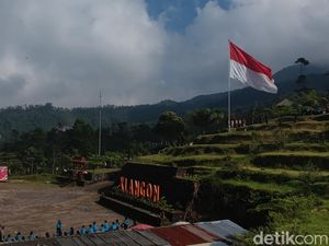 Merah Putih Jumbo Berkibar di Bukit Klangon, Jejak Perjuangan Lawan Penjajah