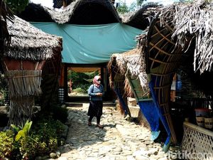 Nongkrong Sambil Menyantap Kuliner Ndeso di Wisata Kali Klepu Pacitan