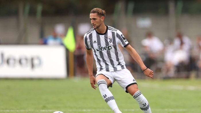 VILLAR PEROSA, ITALY - AUGUST 04: Adrien Rabiot of Juventus during the Pre-season Friendly match between Juventus A and Juventus B at Campo Comunale Gaetano Scirea on August 04, 2022 in Villar Perosa, Italy. (Photo by Jonathan Moscrop/Getty Images)