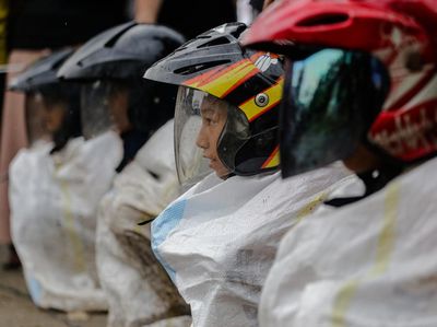 Begini Serunya Lomba Balap Karung