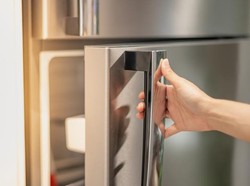 Cara Atasi Bau Tak Sedap di Kulkas dengan Garam dan Kopi