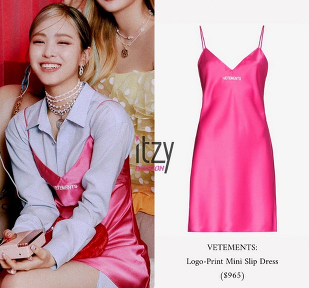 Cara Ryujin hindari busana seksi/Foto: instagram.com/itzyfashion Ryujin memadukan mini dress dengan kemeja panjang