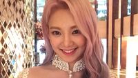 8 Potret Idol KPop Berkebaya, Hyoyeon SNSD Cocok Ikut Upacara 17 Agustus