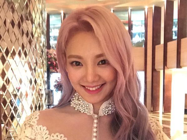 8 Potret Idol KPop Berkebaya, Hyoyeon SNSD Cocok Ikut Upacara 17 Agustus