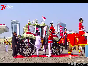Momen Meriah Kirab Budaya 17 Agustus di Monas