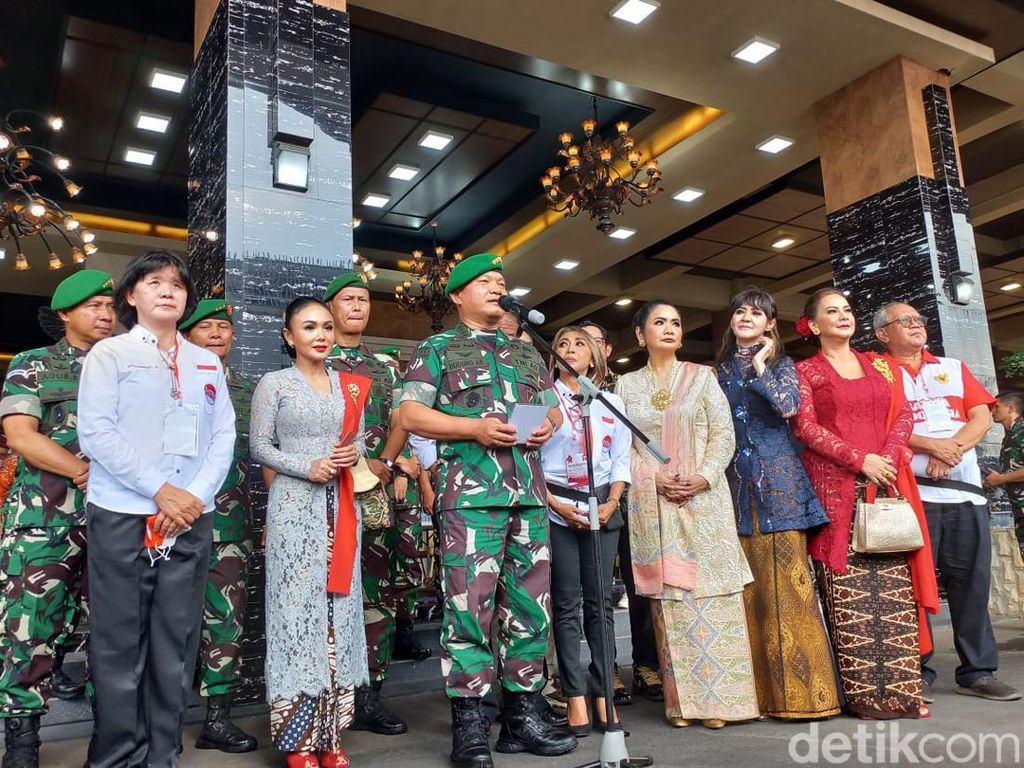 HUT Ke-77 RI, Jenderal Dudung dan Yuni Shara cs Nyanyi Satria Indonesia