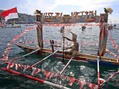Lomba Perahu Hias Meriahkan HUT Ke-77 RI di Papua