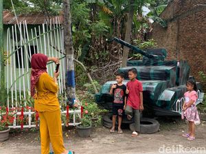 HUT ke-77 RI, Desa Kolam Dihiasi dengan Miniatur Tank-Pesawat