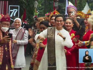 Ramai-ramai Menteri Jokowi Asyik Joget Ojo Dibandingke di Istana