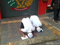 Sujud Syukur Napi di Sukabumi Usai Bebas Dari Bui
