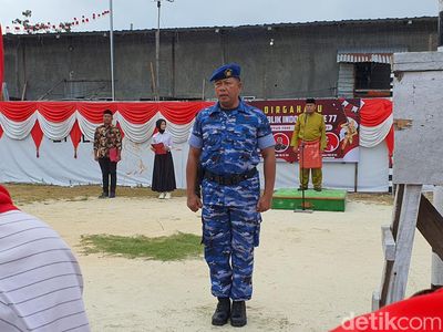 Momen Prajurit TNI AU Pimpin Upacara HUT ke-77 RI di Pekanbaru