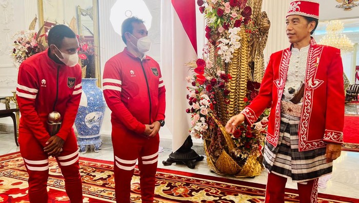 Presiden Jokowi menemui Timnas sepakbola U-16 pada 17 Agustus 2022. (Laily Rachev - Biro Pers Sekretariat Presiden)