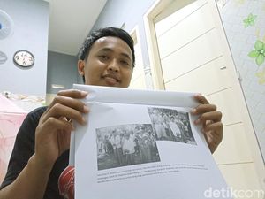 Pria di Kota Blitar Punya 12 Koleksi Langka Foto Asli Proklamasi RI Pria di Kota Blitar Punya 12 Koleksi Langka Foto Asli Proklamasi RI
