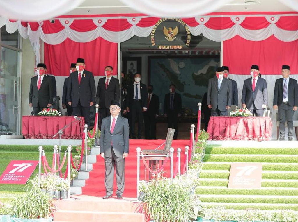 Absen di Istana, SBY Ikut Upacara HUT RI di KBRI Kuala Lumpur Absen di Istana, SBY Ikut Upacara HUT RI di KBRI Kuala Lumpur