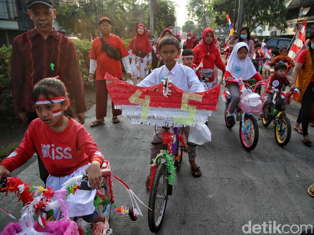 Semangat Warga Jakarta Meriahkan HUT Ke-77 RI