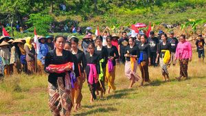 Menyaksikan Upacara Bendera Warga Samin di Pegunungan Kendeng