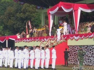 Momen Spesial Walkot Cimahi di HUT ke-77 RI Momen Spesial Walkot Cimahi di HUT ke-77 RI
