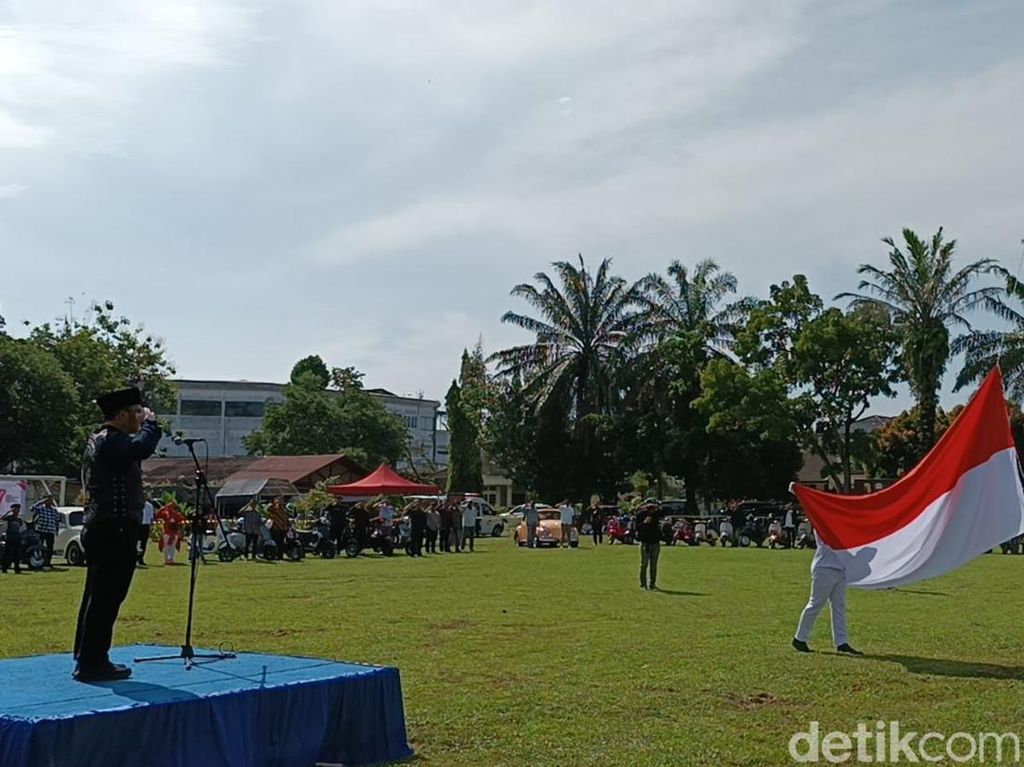 Jubir Menhan Prabowo Pimpin Upacara HUT RI Komunitas Scooter di Medan