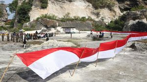 Momen Pengibaran Sang Merah Putih di Seantero Nusantara
