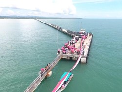 Warga Nunukan Bentangkan Bendera 10 Km di Perbatasan Indonesia-Malaysia