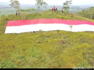 Warga Pinrang Rayakan HUT RI di Gunung Paleteang, Singgung Kerusakan Alam