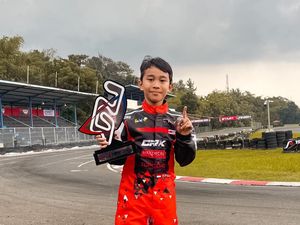 Cara Unik Pebalap Cilik Ini Rayakan HUT ke-77 RI