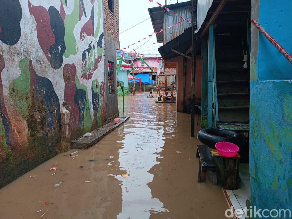 Hujan Deras, Sejumlah Wilayah di Medan Banjir