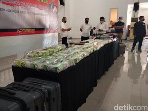 Polisi Sita 90 Kg Sabu-13 Kg Ganja dari 8 Orang Pengedarnya